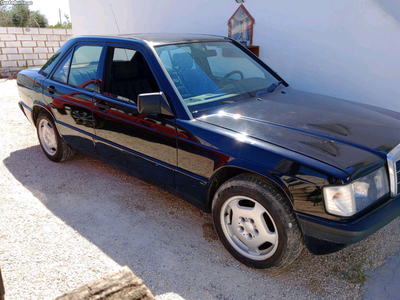 Mercedes-Benz 190 Sedan