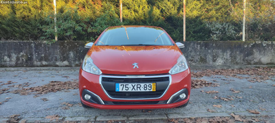 Peugeot 208 1.2 style gasolina 146k ótimo troco