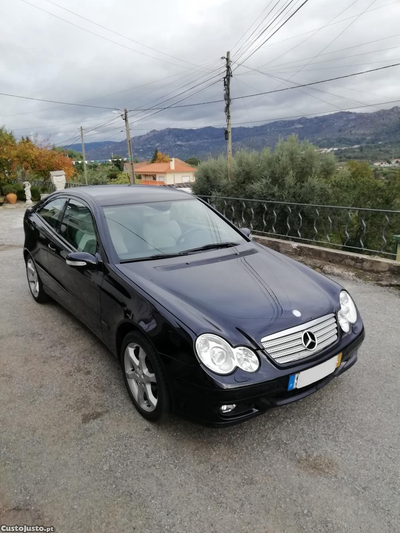 Mercedes-Benz C 220 Sport coupé (nacional) sport edition