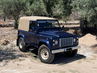 Land Rover Defender 90 SW 2.4 CRD S