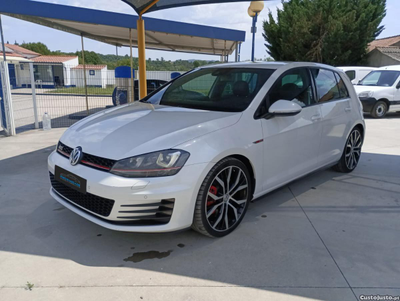 VW Golf GTI Performance Dsg 230cv