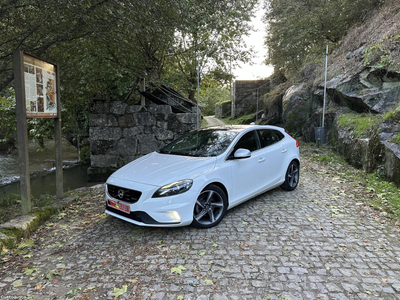 Volvo V40 D2 R-Design