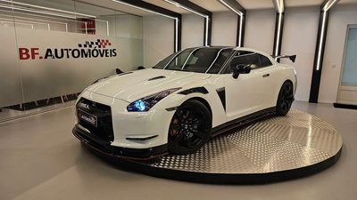 Nissan GT-R