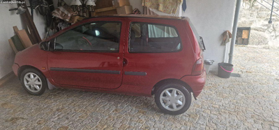 Renault Twingo de pessoa idosa comprado novo 108000km impecavel de garagem.