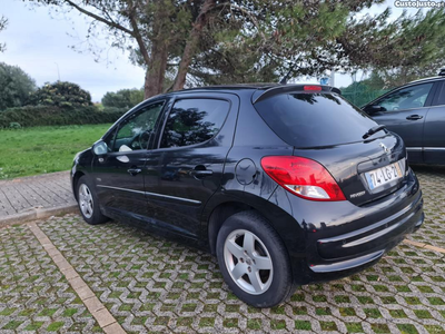 Peugeot 207 1.4 16v Sportium