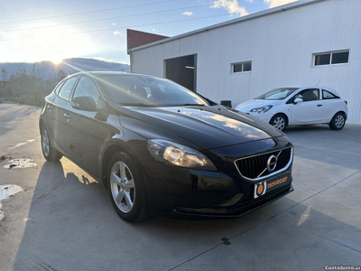 Volvo V40 D2