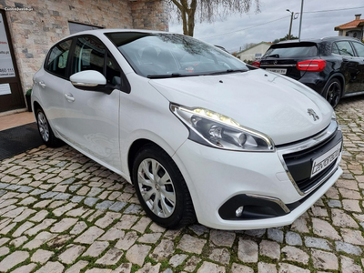 Peugeot 208 1.6 BlueHDi Style