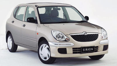 Daihatsu Sirion Generation 1 (facelift 2001)