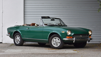 Fiat 124 Spider Generation 1