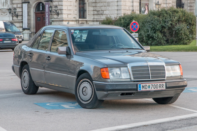 Mercedes-Benz E-Class W124 (facelift 1993)