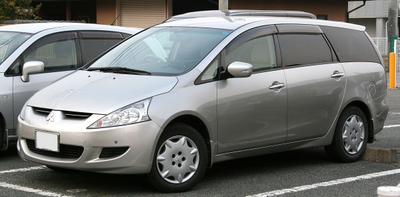 Mitsubishi Grandis Generation 1