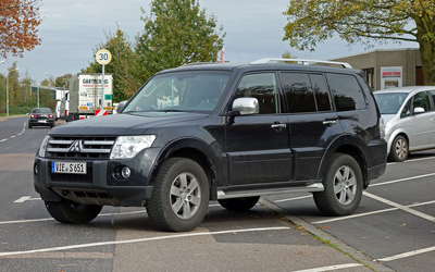 Mitsubishi Pajero Generation 4 (facelift 2011)