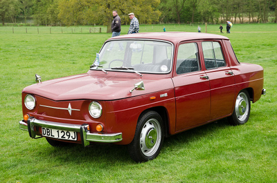 Renault 8 Generation 1