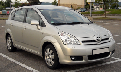 Toyota Corolla Verso Generation 1